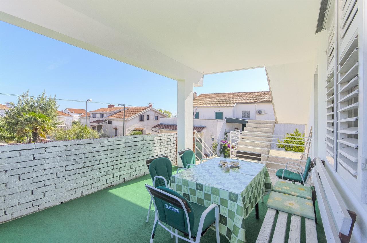 Apartment Niko Vodice Extérieur photo