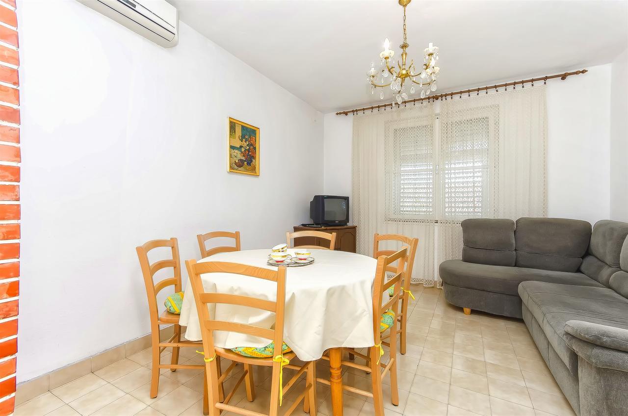 Apartment Niko Vodice Extérieur photo