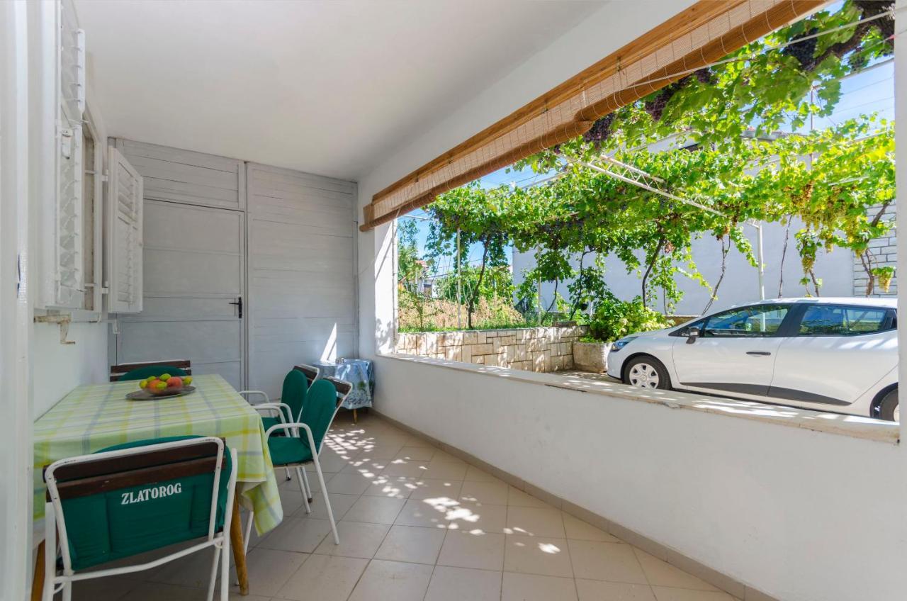 Apartment Niko Vodice Extérieur photo